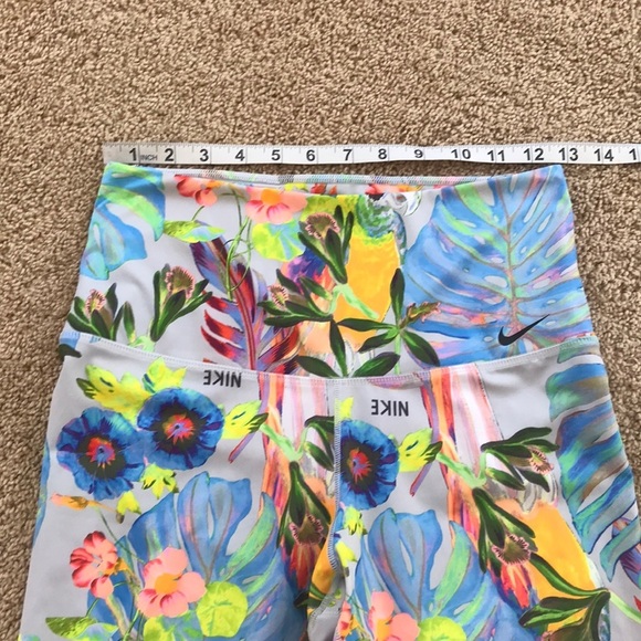 NIKE Size M multi bird/ leaf print sports leggings - Picture 5 of 9